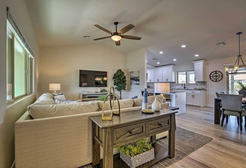 Sun City West Vacation Home W/ Putting Green!