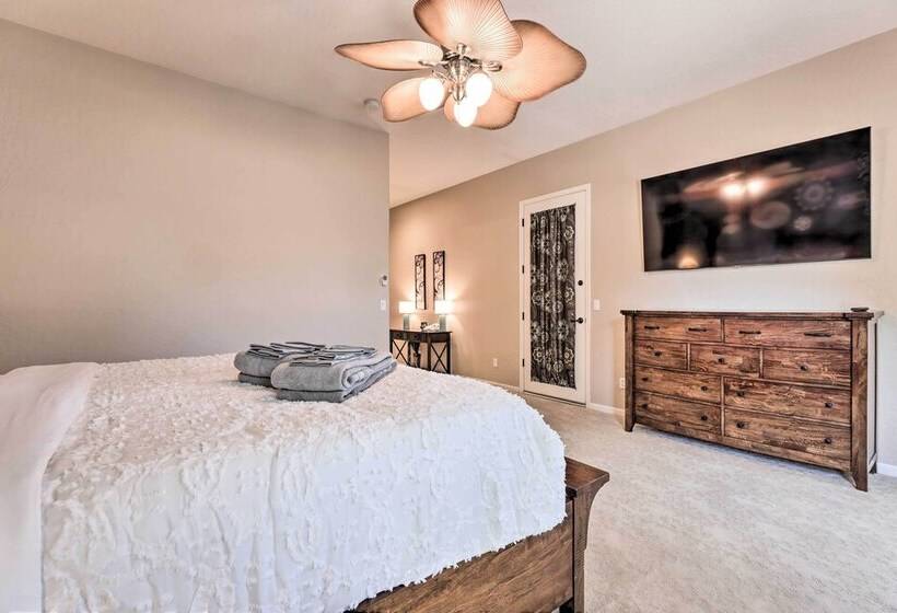 Sun Drenched Home W/ Private Pool In Goodyear