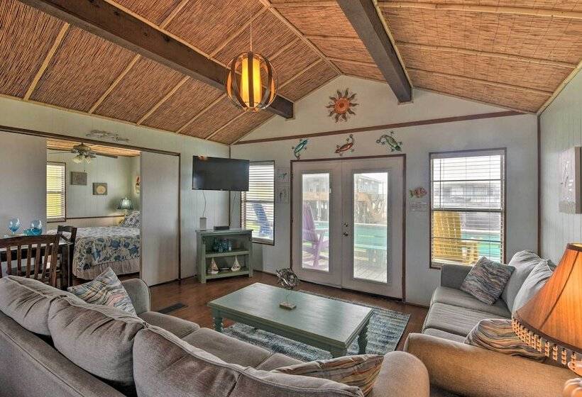 Walk To Ocean: Coastal Surfside Beach Bungalow!
