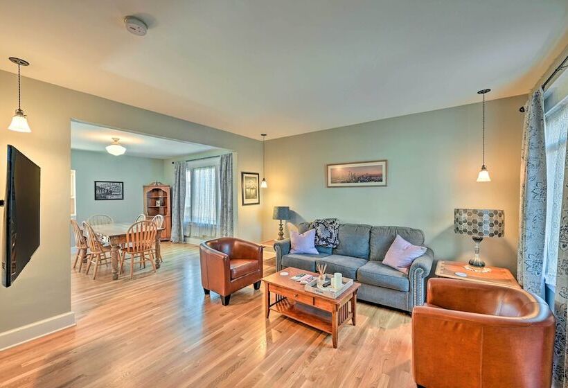 Sunny & Central Everett Home < 1 Mile To Dtwn!