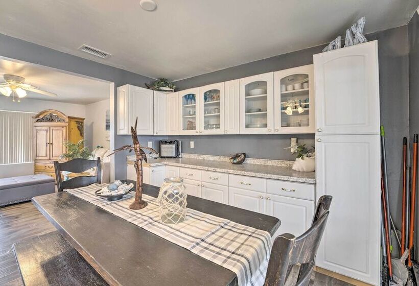 Sunny Lake Havasu City Home In Great Location