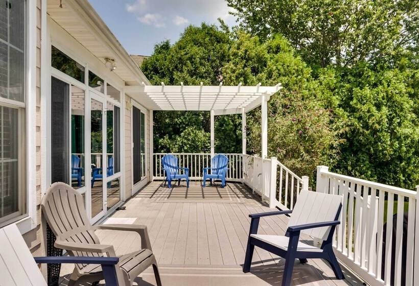 Sunny Lewes Home W/ Sunroom, Deck & Pond View