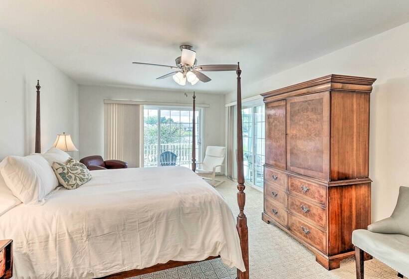 Sunny Lewes Home W/ Sunroom, Deck & Pond View