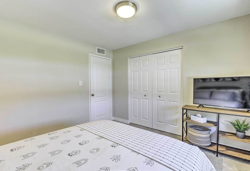 Tempe Home W/ Outdoor Pool, Near Stadiums & Asu!