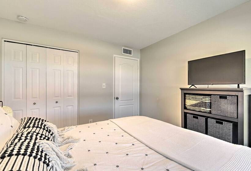 Tempe Home W/ Outdoor Pool, Near Stadiums & Asu!