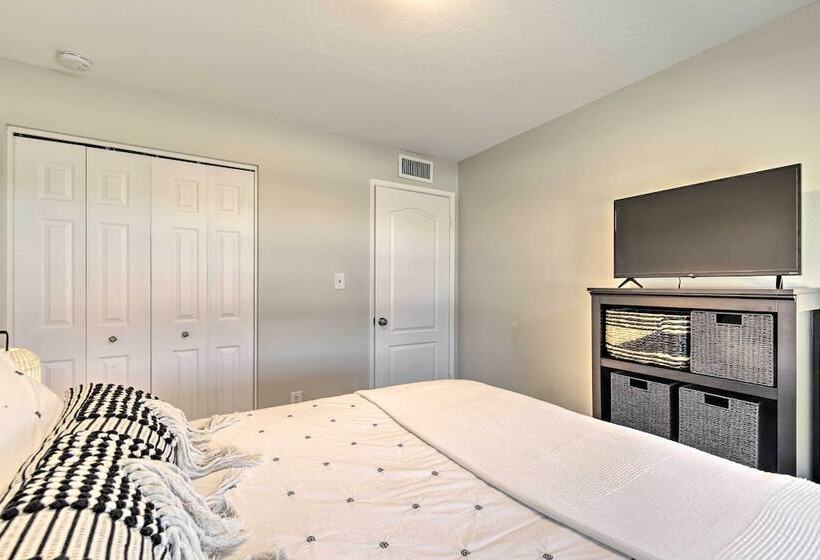 Tempe Home W/ Outdoor Pool, Near Stadiums & Asu!