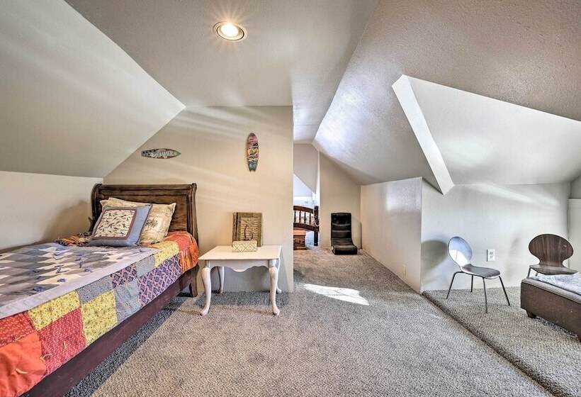 The Diamond Bungalow    Cozy Caldwell Home!