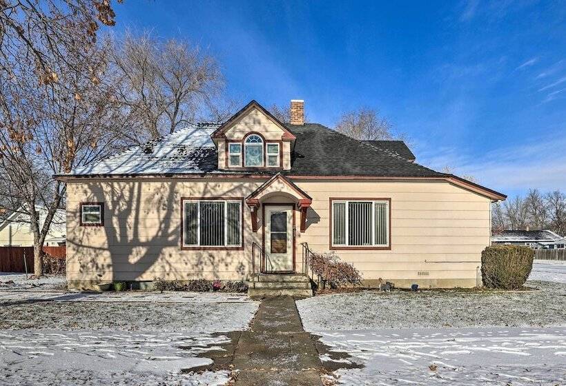 The Diamond Bungalow    Cozy Caldwell Home!