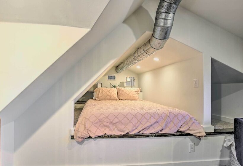 The Little Alsatian House: 18 Miles To San Antonio