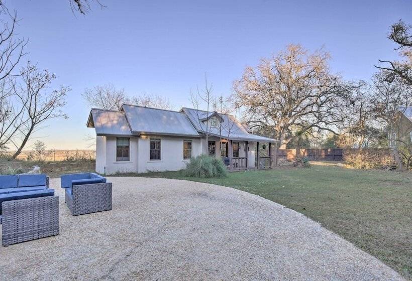 The Little Alsatian House: 18 Miles To San Antonio