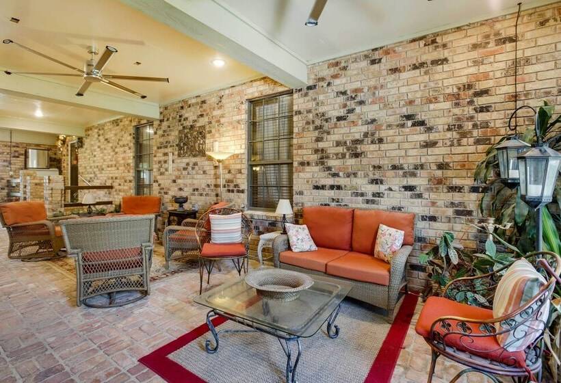 Dularge Grand Villa   Steps To Marina + Fishing!