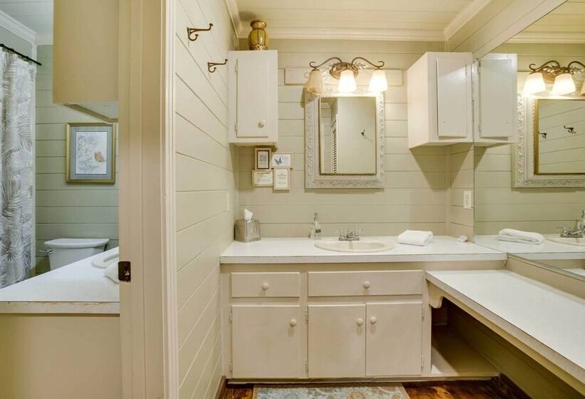 Dularge Grand Villa   Steps To Marina + Fishing!