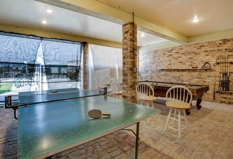 Dularge Grand Villa   Steps To Marina + Fishing!