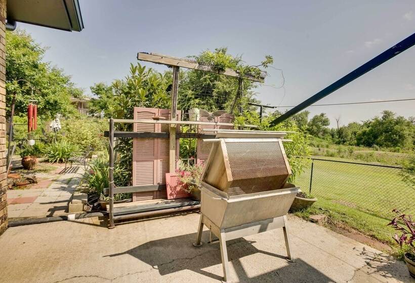 Dularge Grand Villa   Steps To Marina + Fishing!