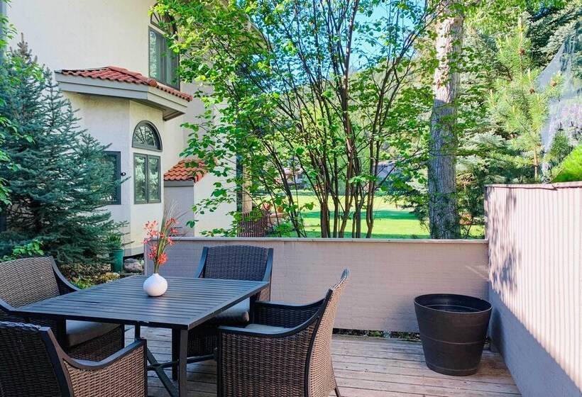 Townhome ~ 4 Mi To Beaver Creek & 8 Mi To Vail!