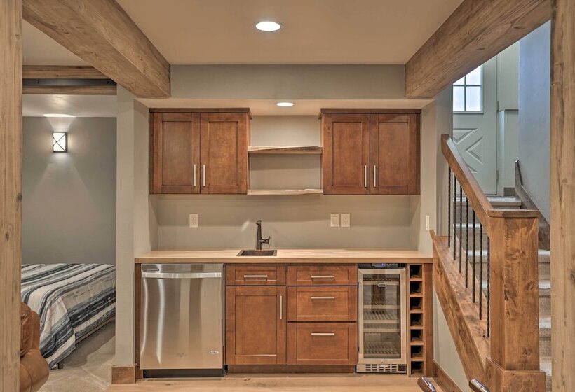 Townhome ~ 4 Mi To Beaver Creek & 8 Mi To Vail!