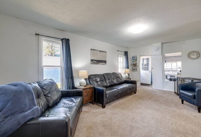 Traverse City Cottage W/ Dock & Beach Area!