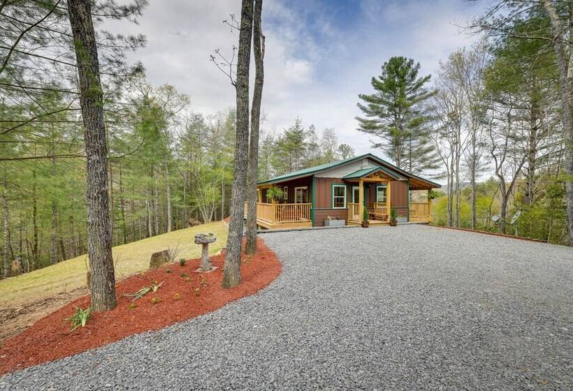 Scenic Murphy Cabin W/ Hot Tub, Fire Pit & Views