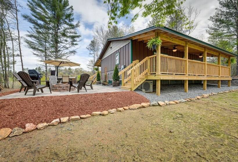 Scenic Murphy Cabin W/ Hot Tub, Fire Pit & Views