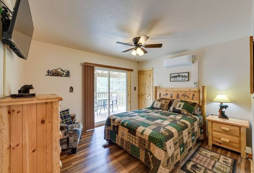 Scenic Murphy Cabin W/ Hot Tub, Fire Pit & Views