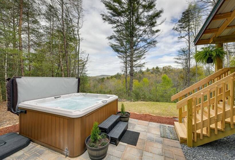 Scenic Murphy Cabin W/ Hot Tub, Fire Pit & Views