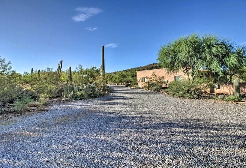 Tucson Home   Hiking Trail Access On Site!