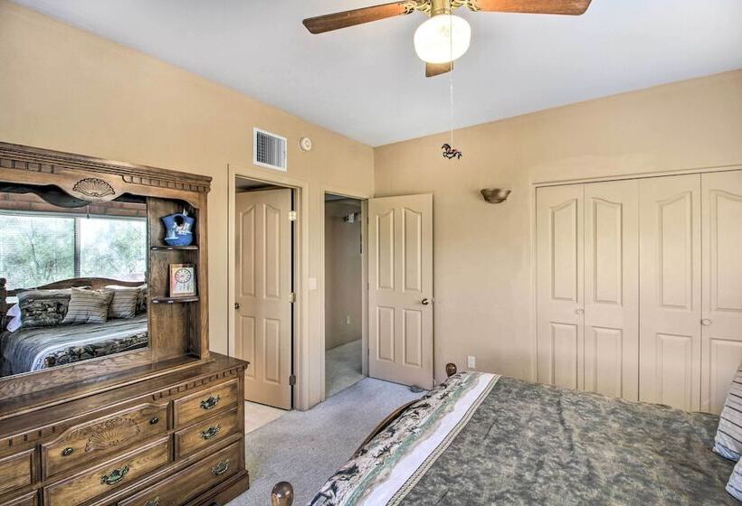 Tucson Home   Hiking Trail Access On Site!