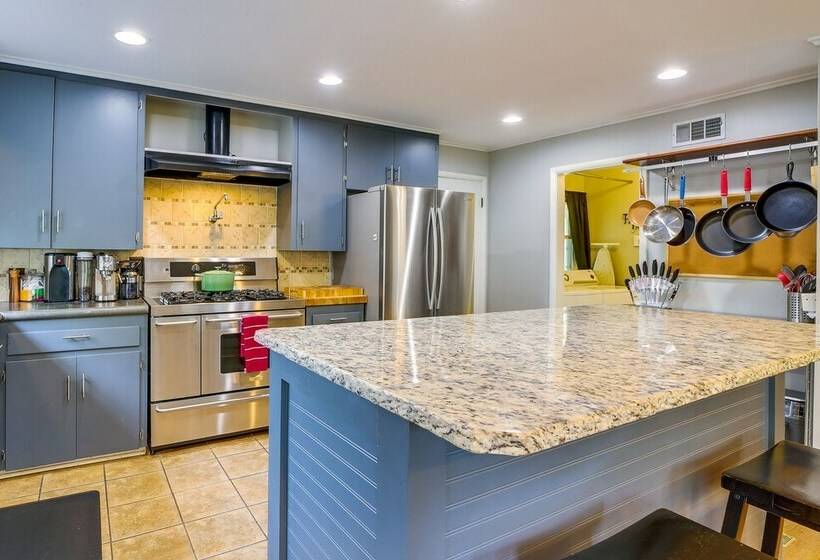 Tulsa Home Near Ar River & The Gathering Place!