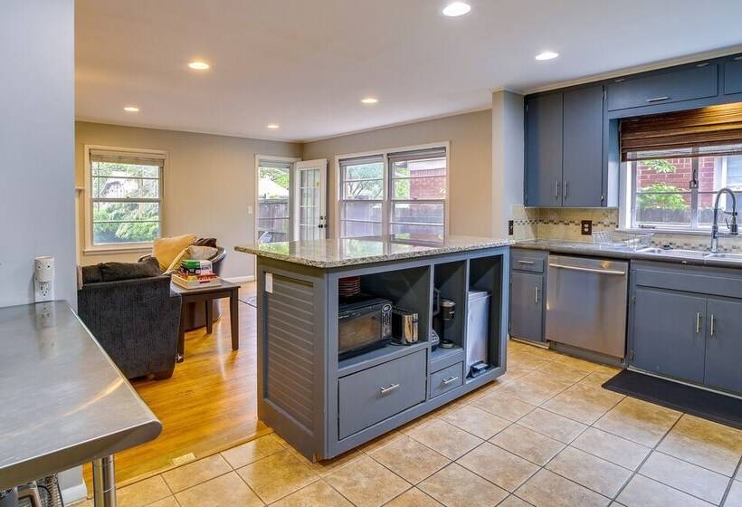 Tulsa Home Near Ar River & The Gathering Place!