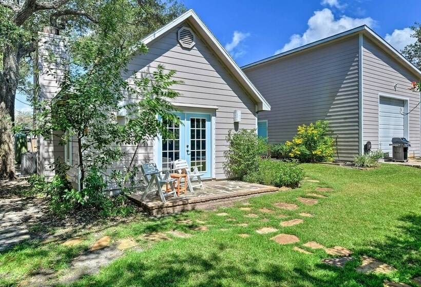 Outdoor Oasis & Grills: Ultimate Rockport Home!