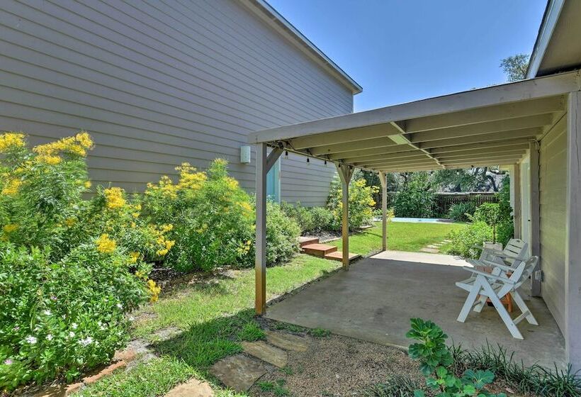 Outdoor Oasis & Grills: Ultimate Rockport Home!