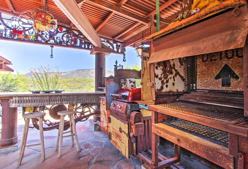 Unique Phoenix Abode W/ 2 Tier Patio & Grills