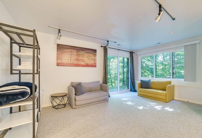 Near Ski Resorts: Harbor Springs Home W/ Fire Pit!