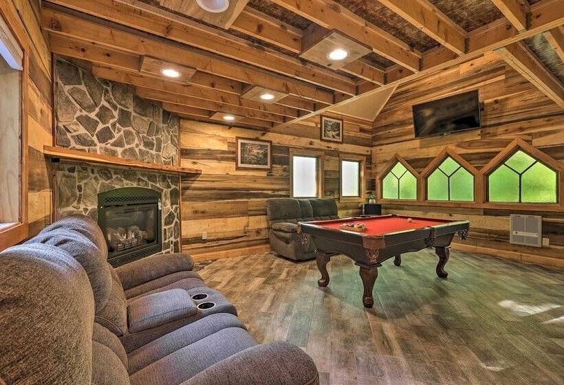 2 Mi To Beech Mtn Resort: Cabin W/ Deck & Grill!