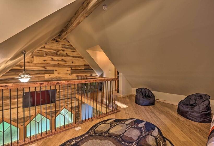 2 Mi To Beech Mtn Resort: Cabin W/ Deck & Grill!