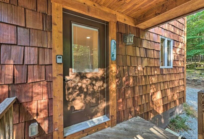 2 Mi To Beech Mtn Resort: Cabin W/ Deck & Grill!