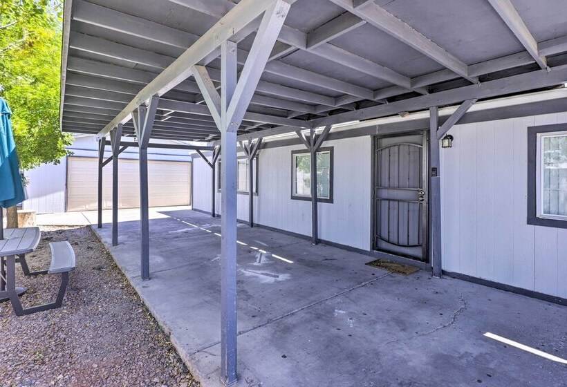 Updated Escape W/ Game Room 1 Block To River!