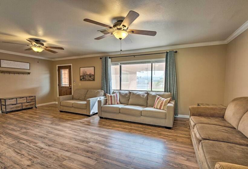 Updated Family Home   2 Blocks To Colorado River!