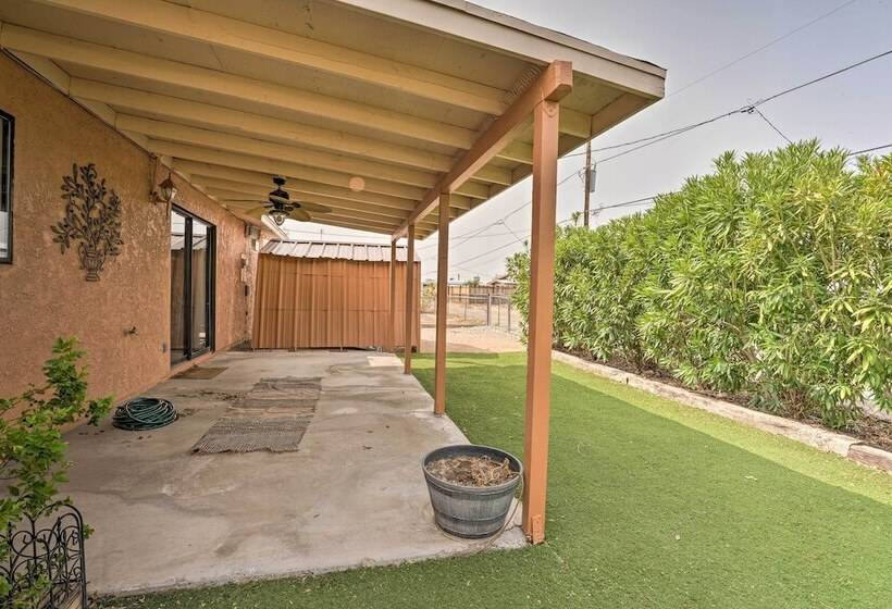 Updated Family Home   2 Blocks To Colorado River!