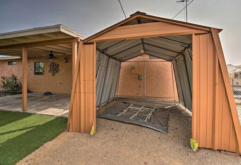 Updated Family Home   2 Blocks To Colorado River!