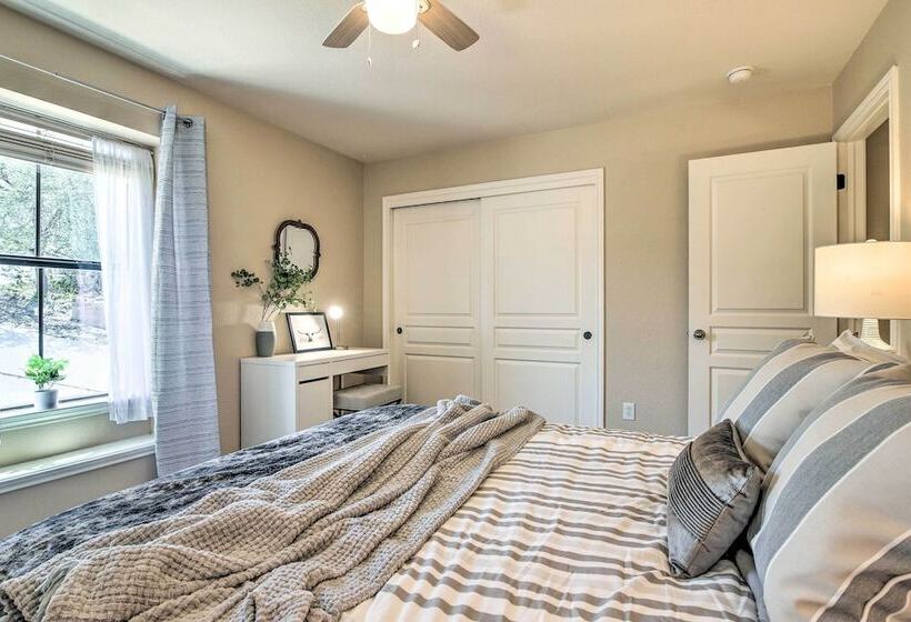 Updated Retreat With Game Room & Boat Ramp Access!