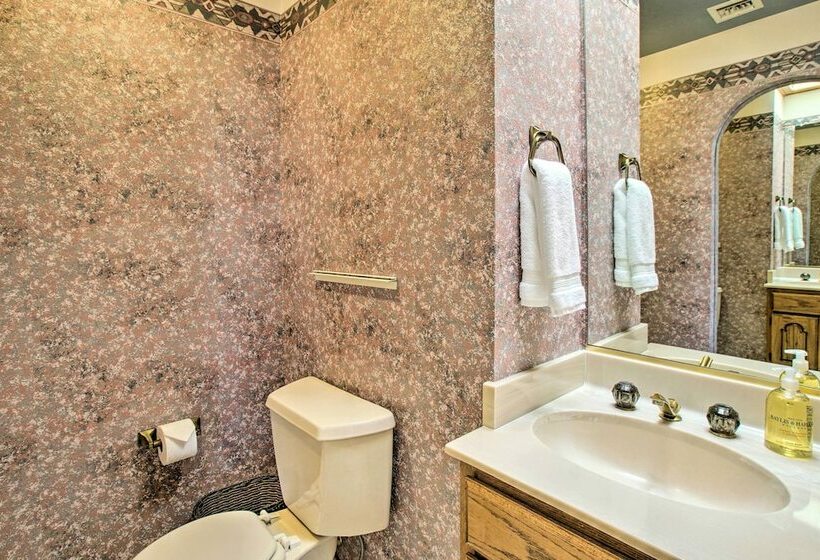 Upscale Fountain Hills Home W/ Outdoor Oasis!