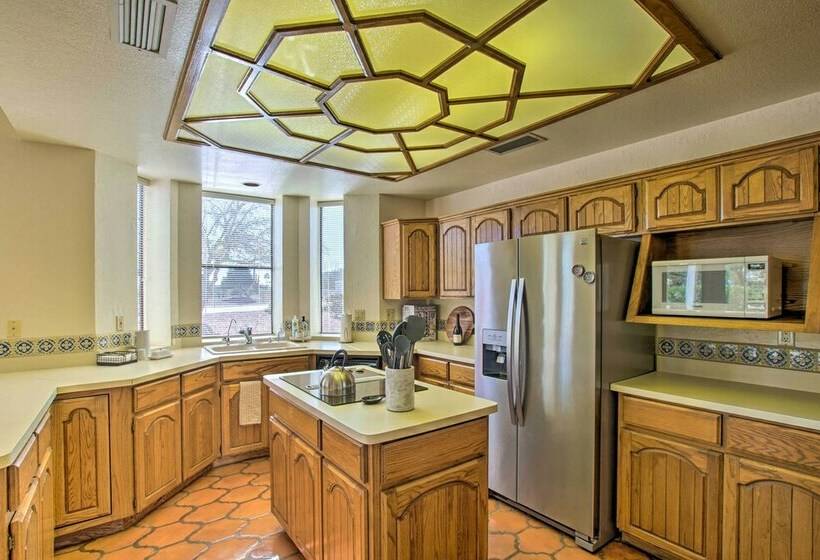 Upscale Fountain Hills Home W/ Outdoor Oasis!