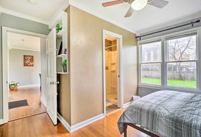 Warm & Welcoming Home W/ Yard Near Ut Campus!