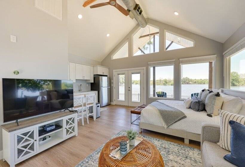 Waterfront Arkansas Vacation Home On Lake Hamilton