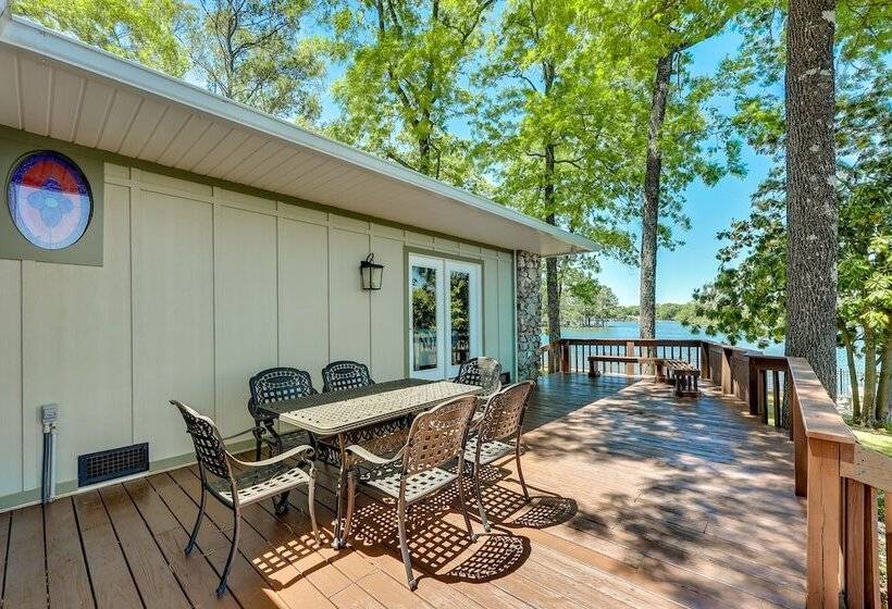 Waterfront Arkansas Vacation Home On Lake Hamilton