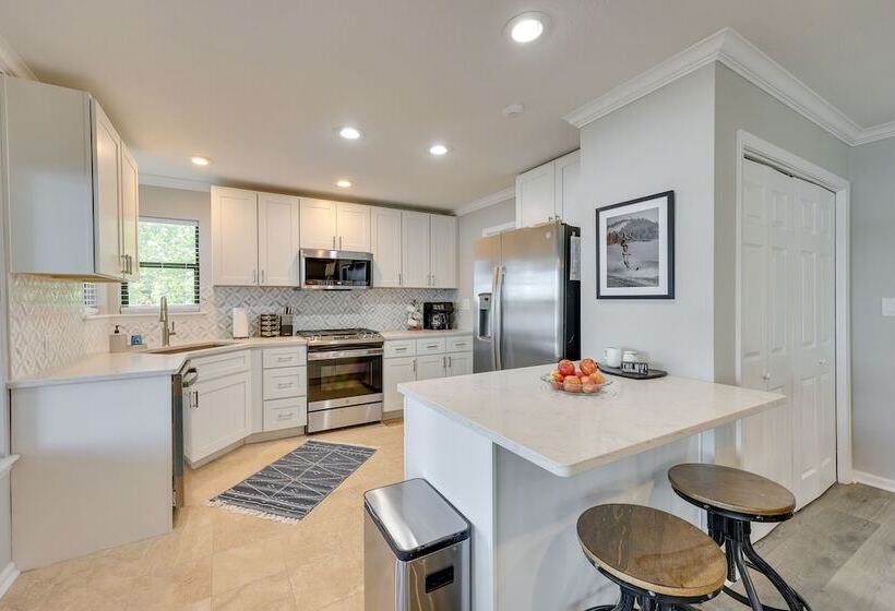 Waterfront Arkansas Vacation Home On Lake Hamilton