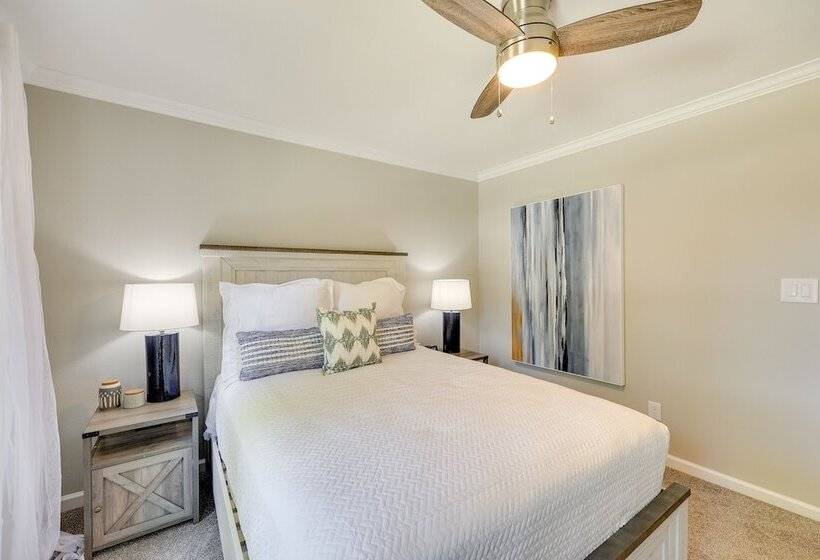 Waterfront Arkansas Vacation Home On Lake Hamilton