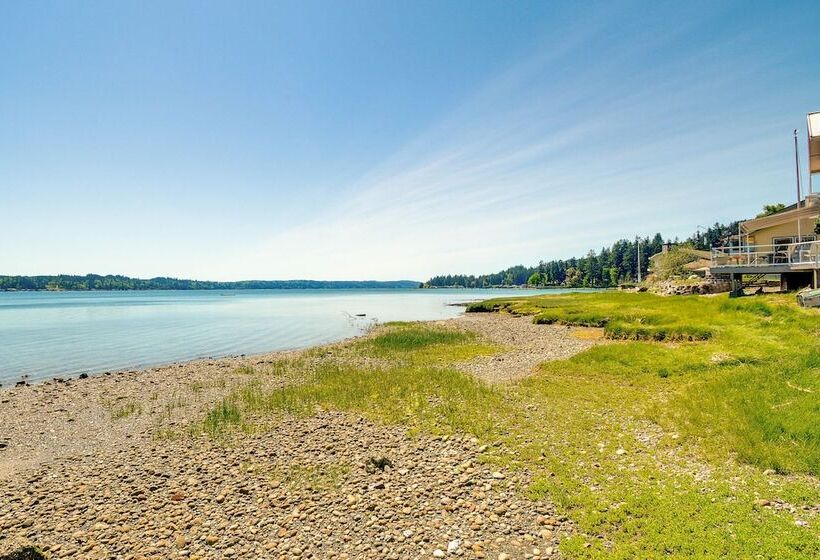 Waterfront Hood Canal Cottage: Steps To The Beach!