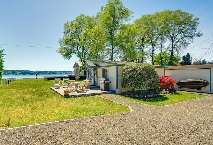 Waterfront Hood Canal Cottage: Steps To The Beach!